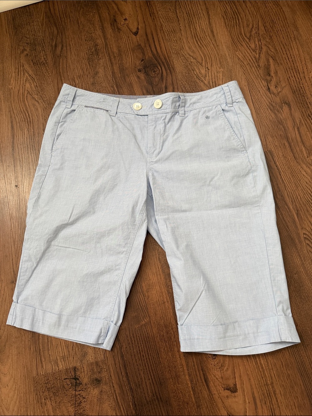 Classic Light Blue Women's Bermuda Shorts with Cuffed Hem